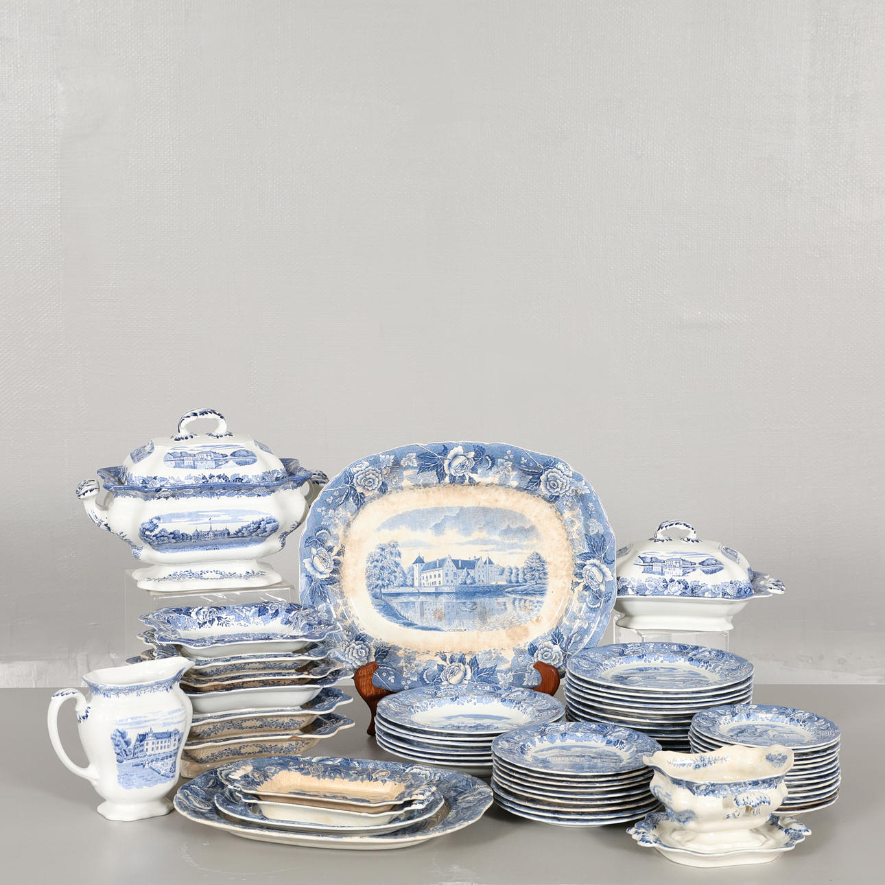 A 56-piece dining set, “Skåne” Rörstrand.