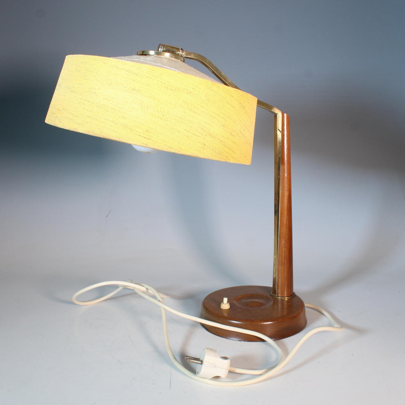 TEMDE. “Type 32” table lamp, walnut, brass, fabric, 1970s.