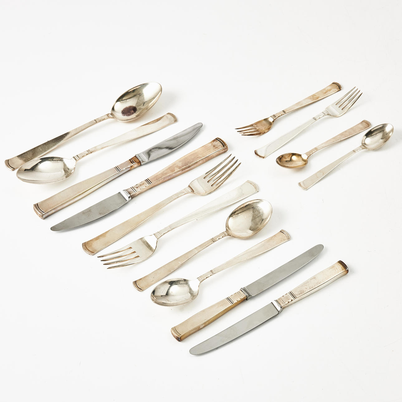 COLLECTION SILVER, box and spoons.