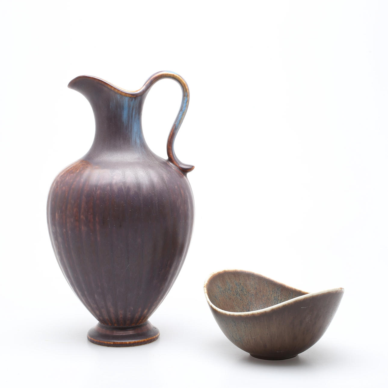 GUNNAR NYLUND. Kanna och skål i glaserat stengods, signerade GN.