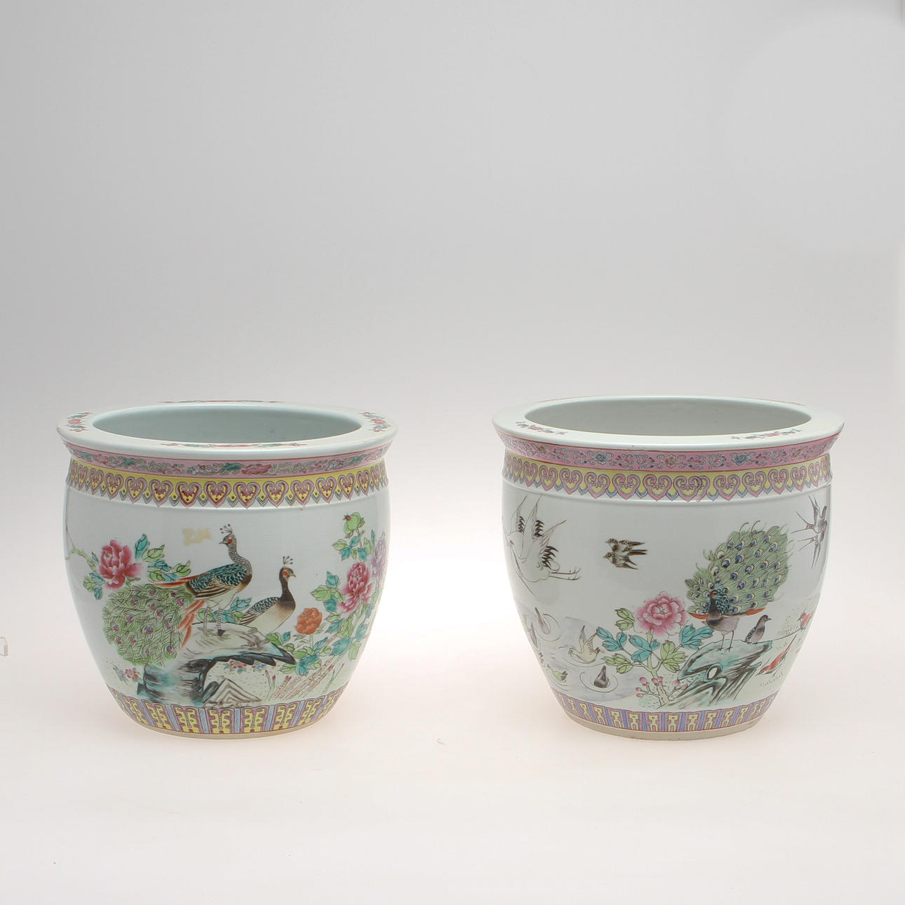 YTTERFODER, 2 st, porslin, Kina 1900-tal.