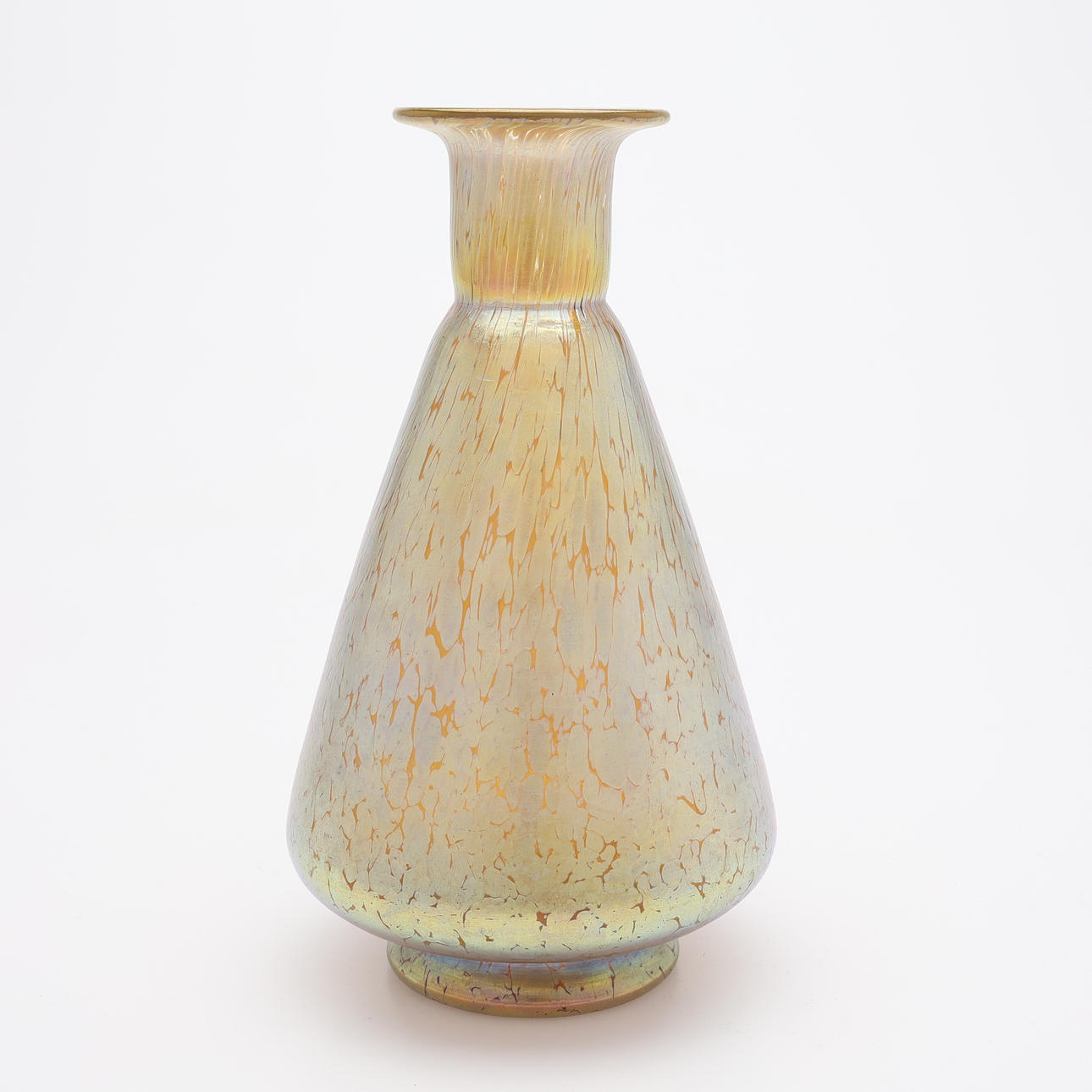 VAS, IRISERANDE GLAS, LOETZ, OMKRING 1910.