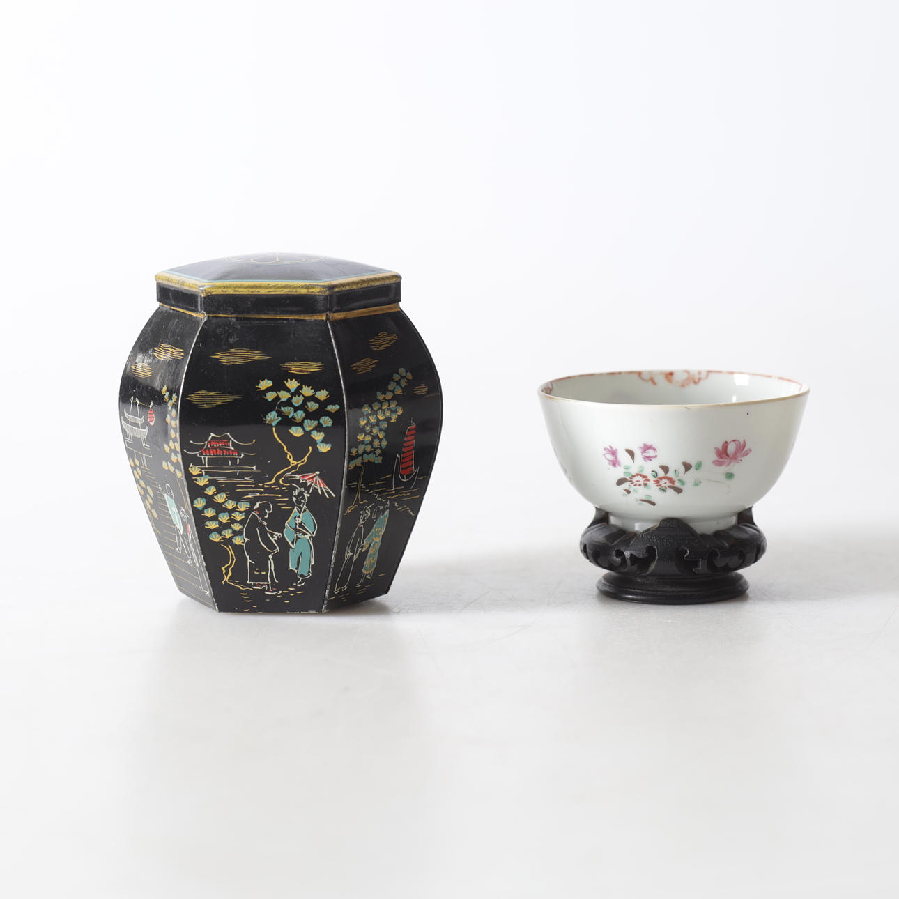 SKÅL & LOCKBURK, porslin & plåt, Kina.