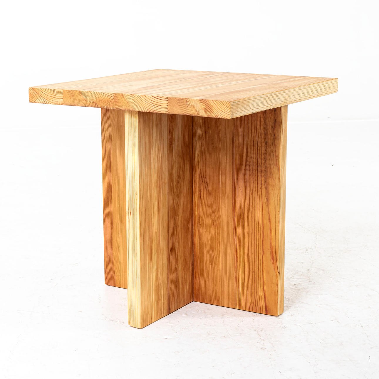 SIDE TABLE, pine.