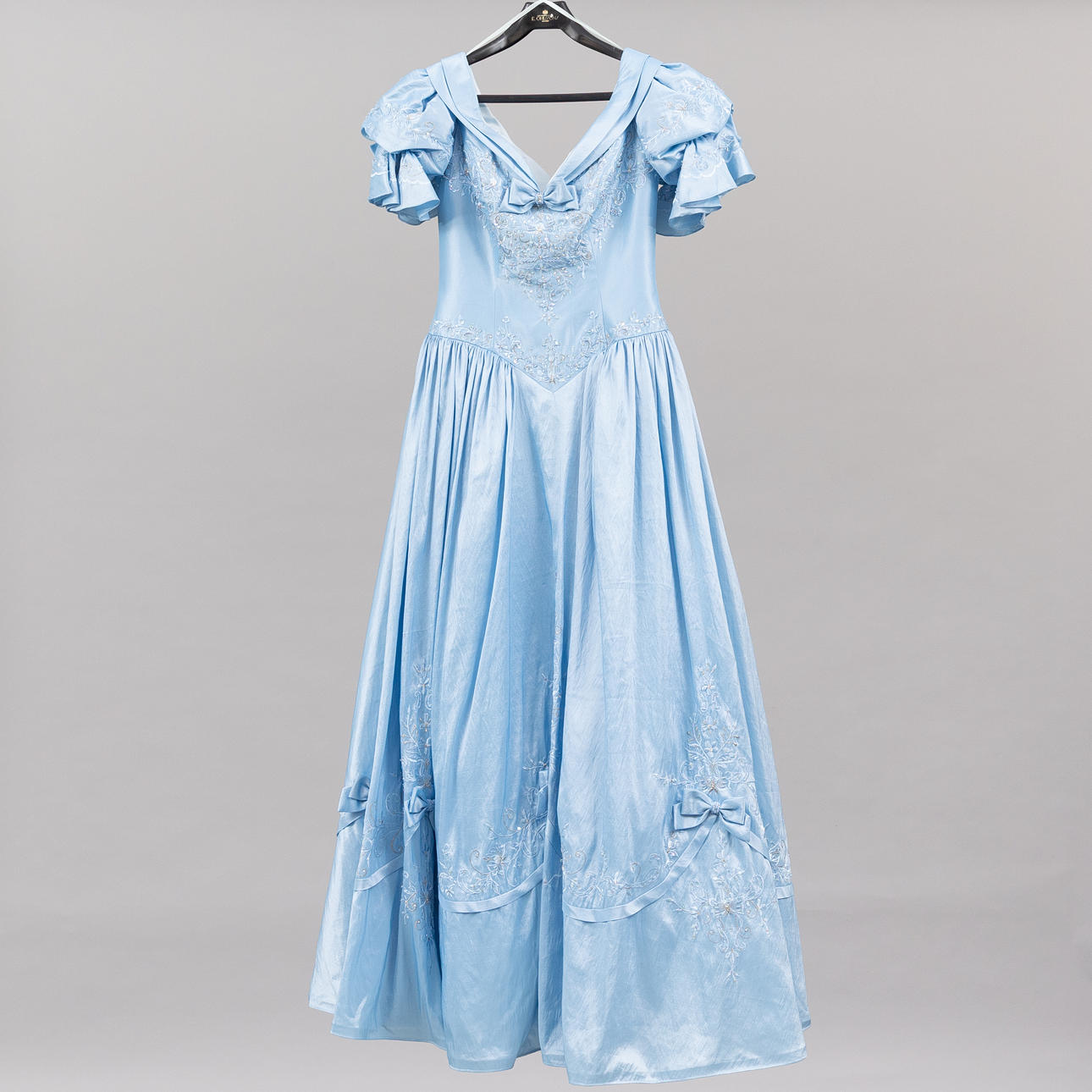 KLÄNNING, SJAL & HANDSKAR, Siden, Kina, Str 38.