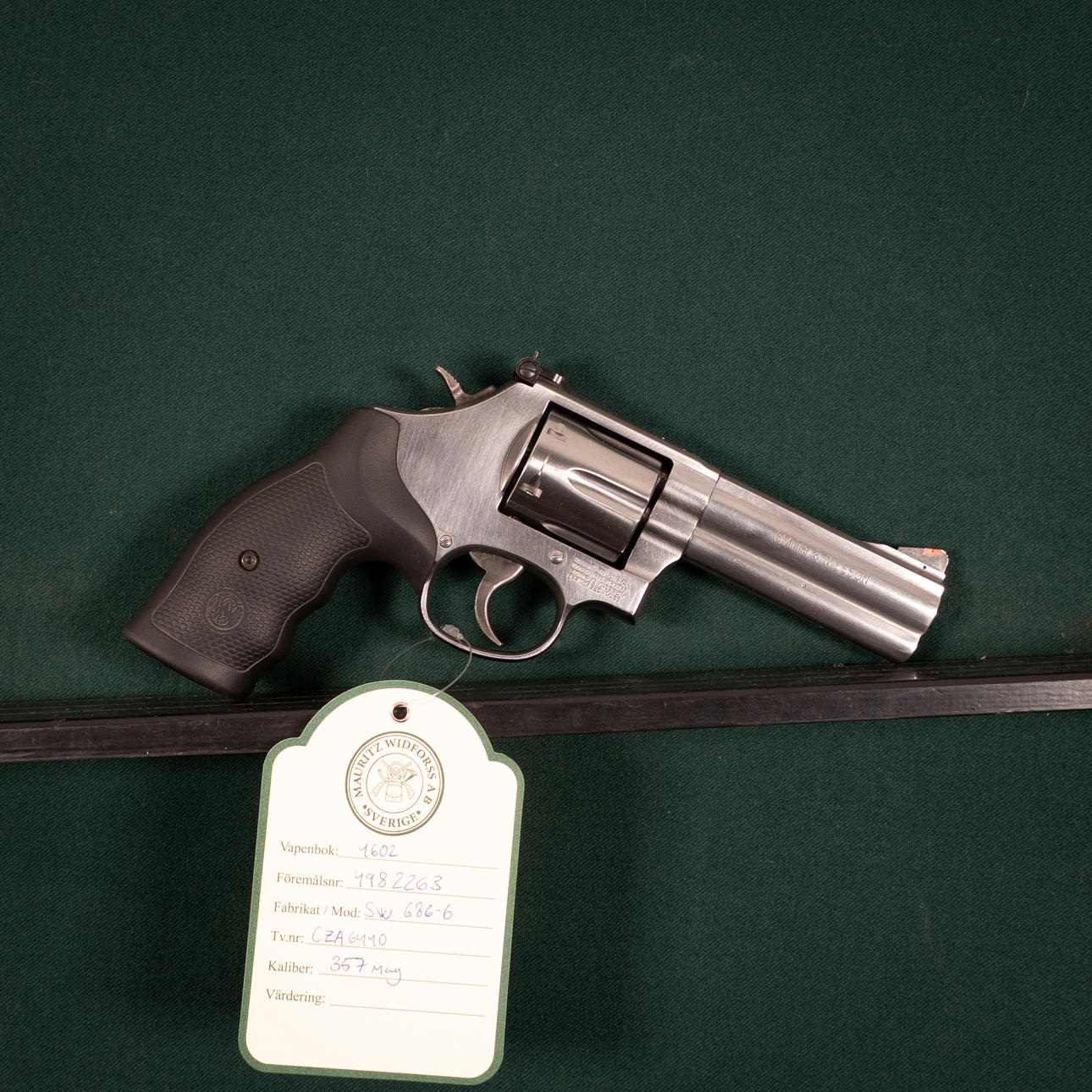 Smith & Wesson 686-6 #CZA6440 SE2602912.