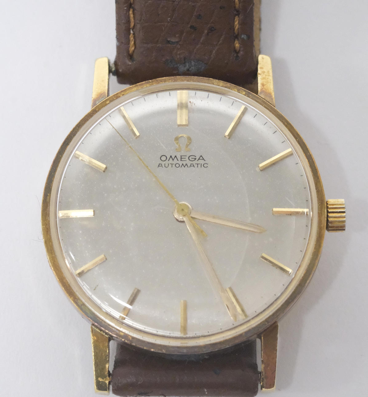 OMEGA. WRISTWATCHES. 18K GOLD. AUTOMATICO.