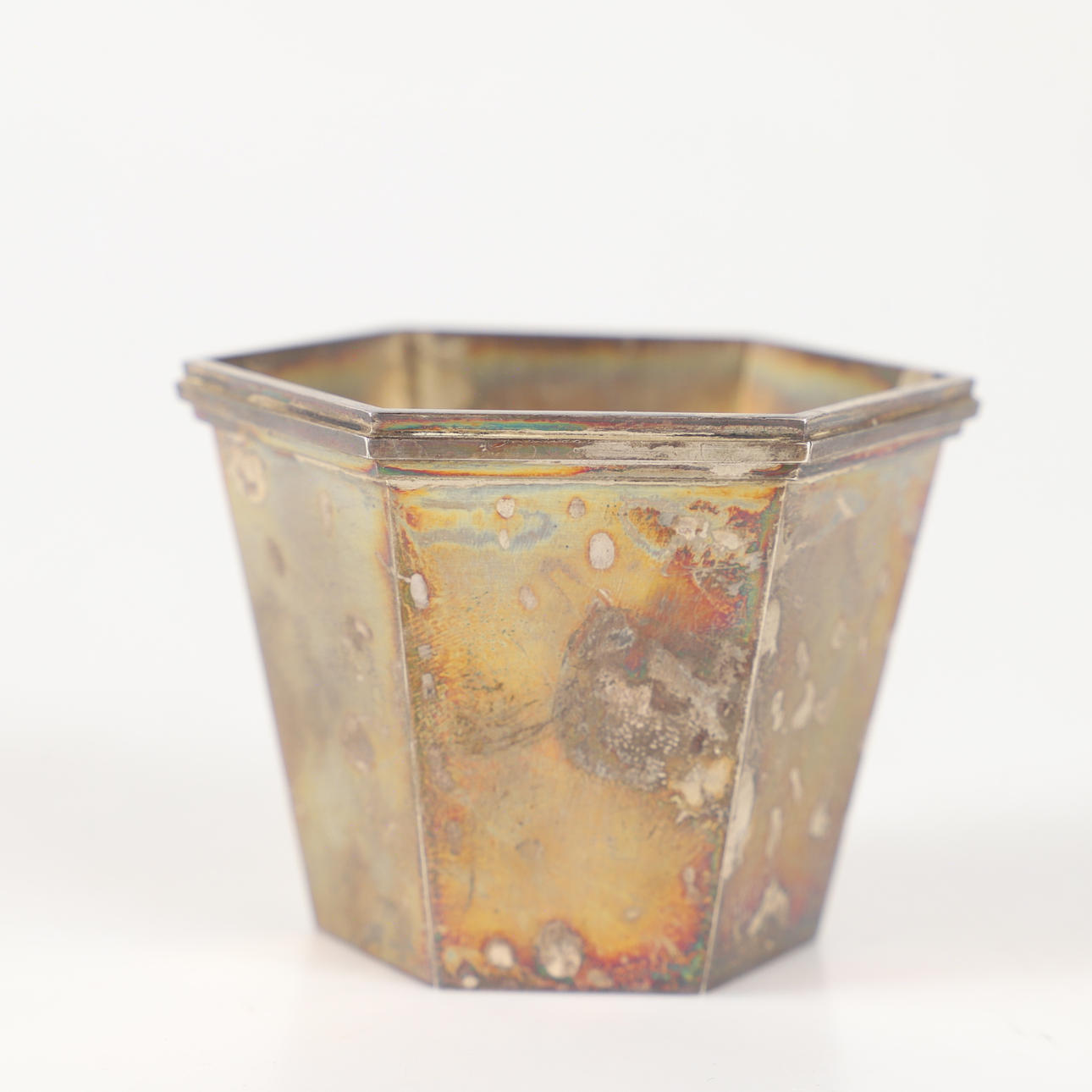 WIWEN NILSSON. A beaker, hexagonal, sterling silver, Lund, 1955.