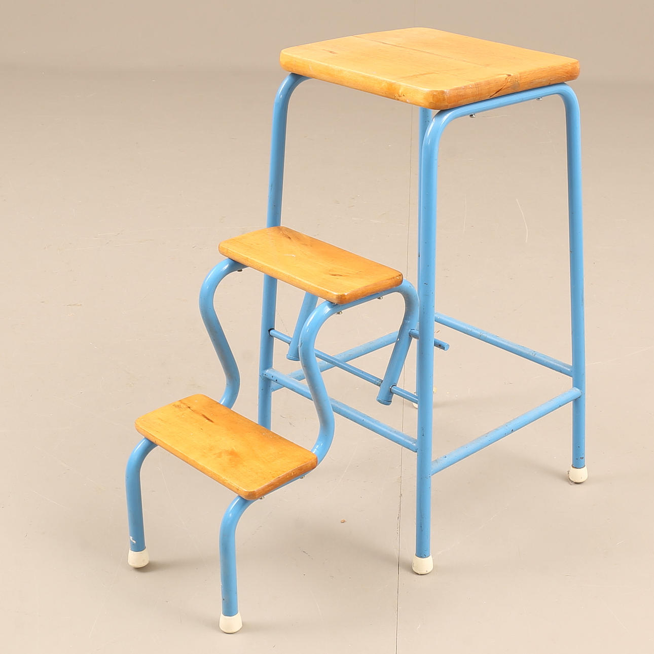 STEGPALL, trä, metall, 1900-talets mitt.