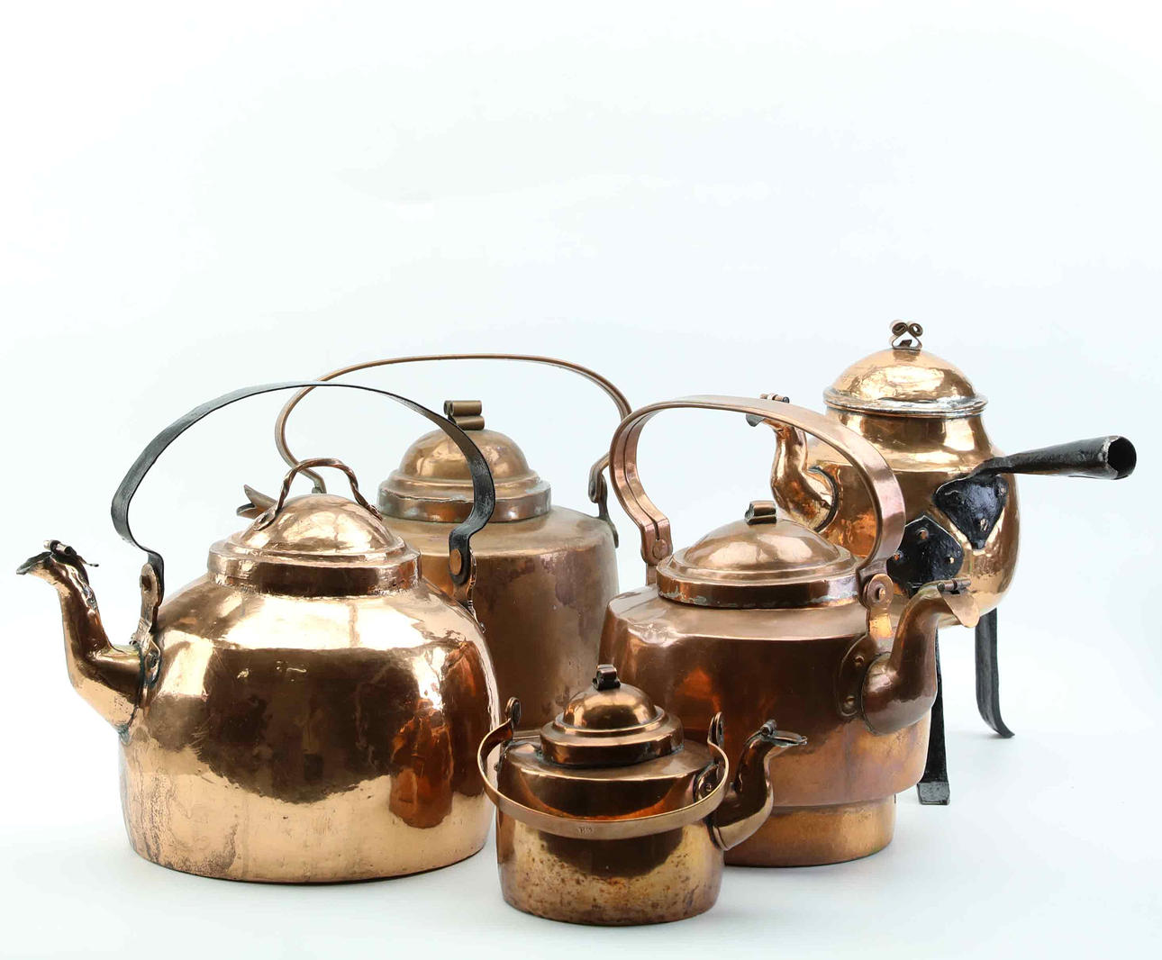 COFFEE POTS, copper, 5 pcs, 19th/20th century.