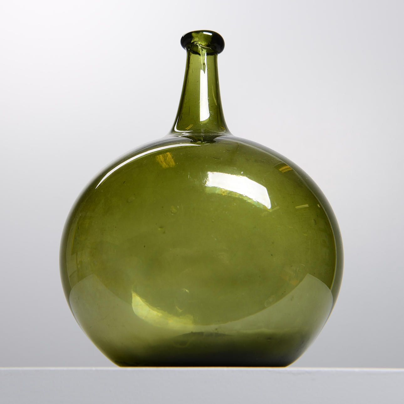 BOTTLE, likely 18th century.