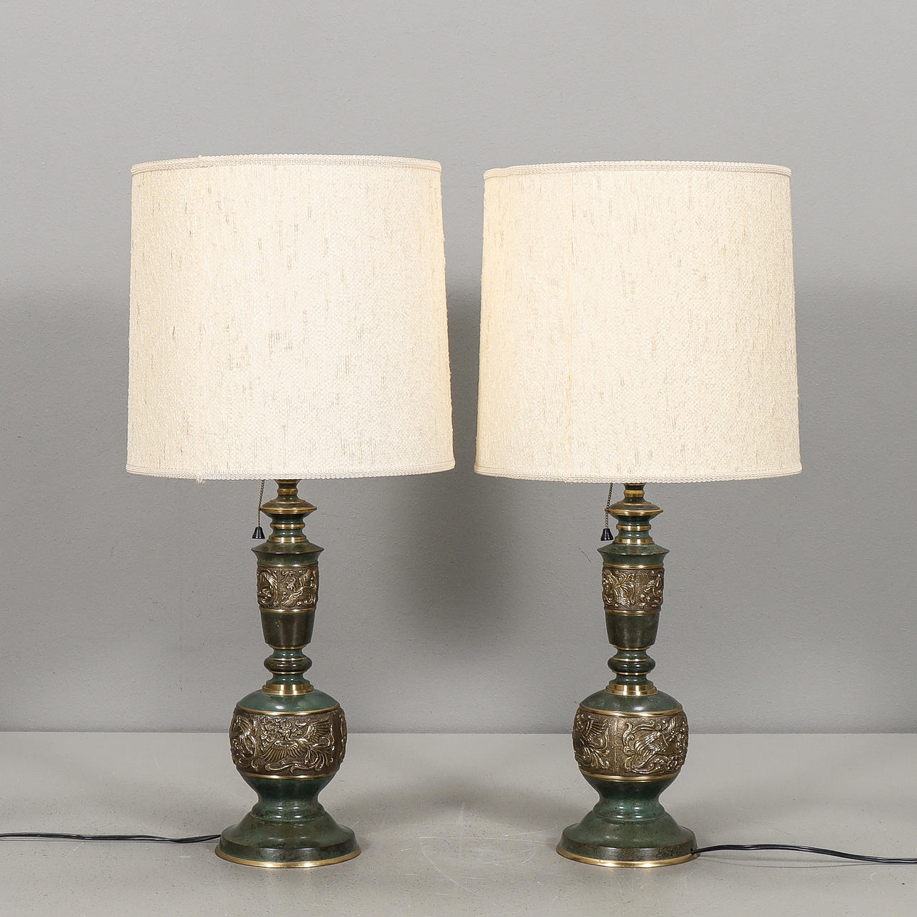 TABLE LAMPS paired, base in metal.