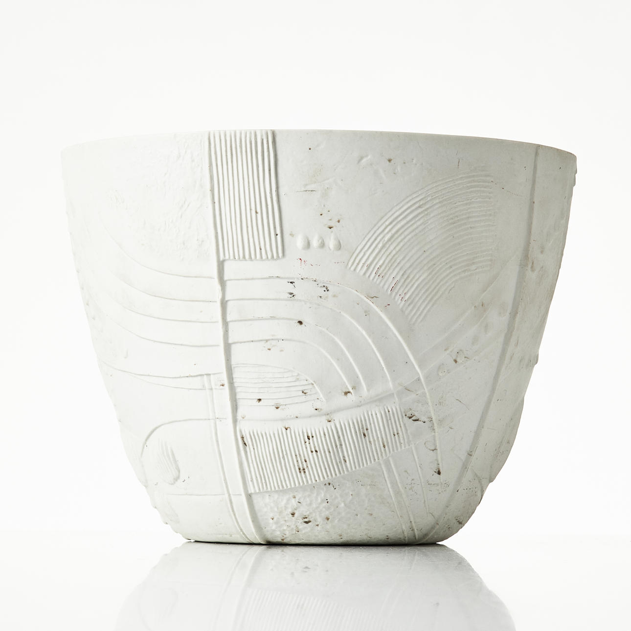 BERTIL VALLIEN. Pot, Rörstrand, porcelain, glazed interior, signed.