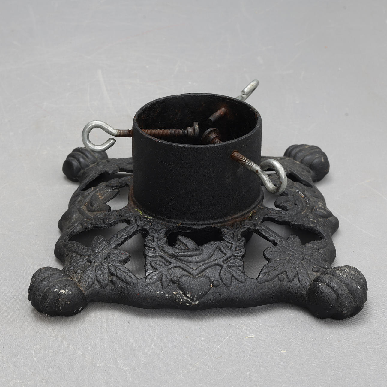 CHRISTMAS TREE FOOT, cast iron.