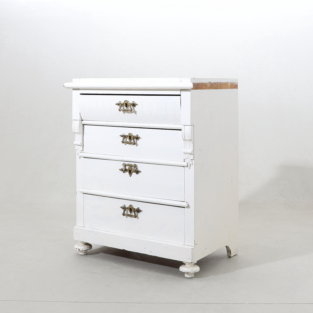 BYRÅ, renässans-stil, 1900-tal.