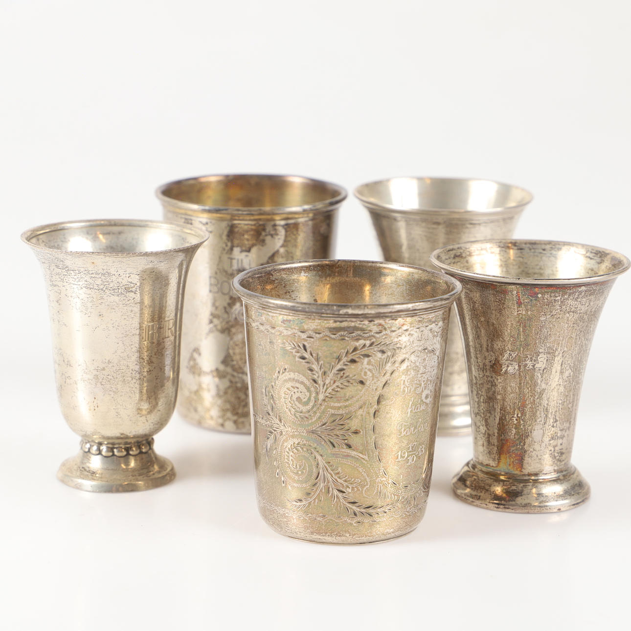 BÄGARE OCH POKALER, 5 stycken, silver.