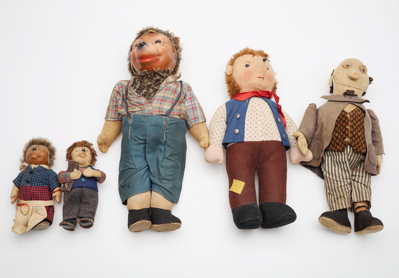 DOLLS, 5 PCS, MECKI & MICKI FROM STEIFF.