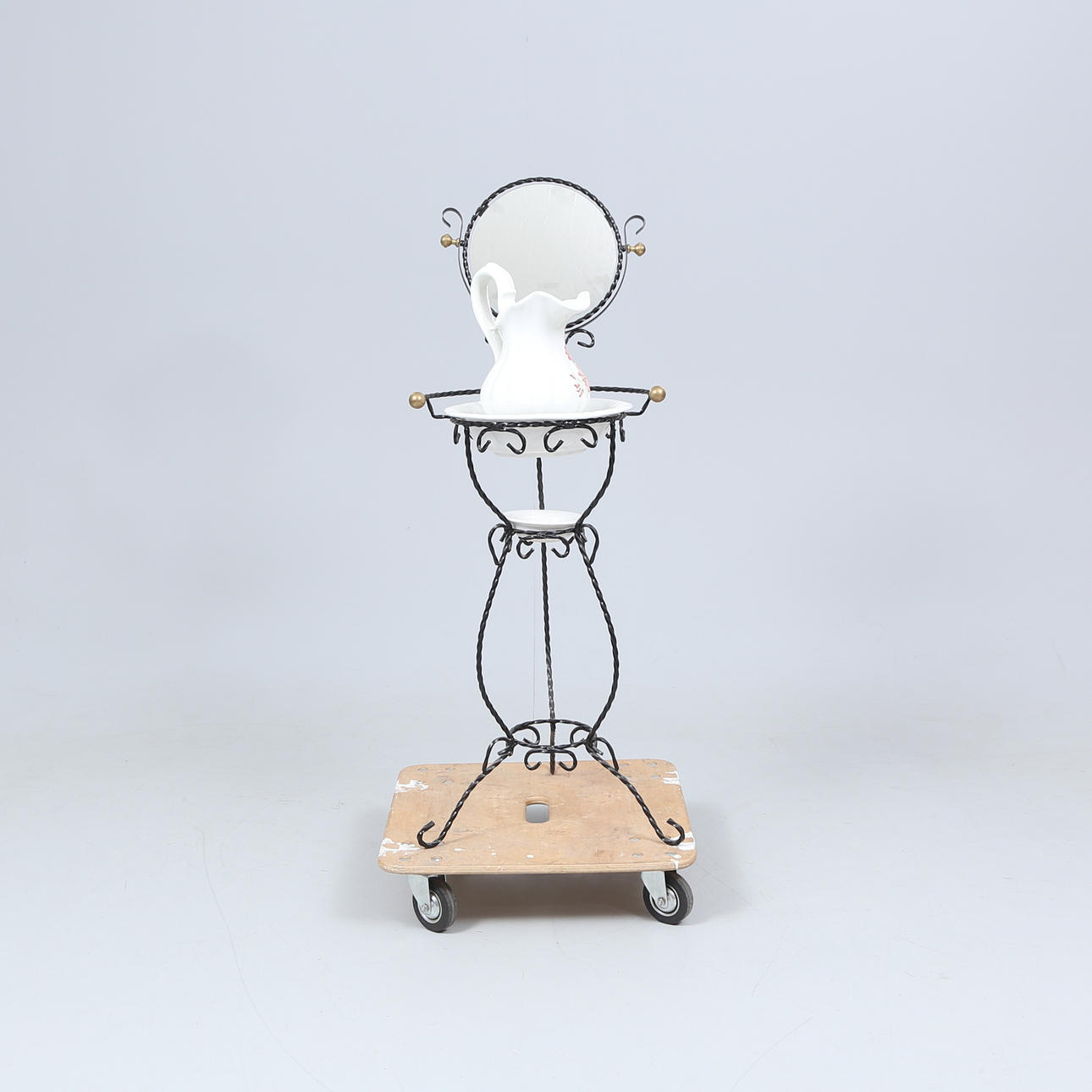 WASHBASIN, wrought iron, ceramic.