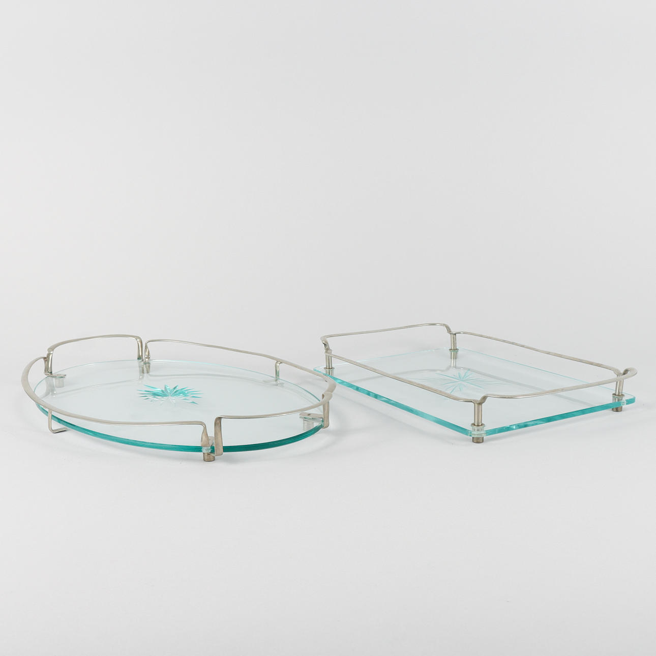 BRICKOR 2 stycken glas med metalldetaljer.