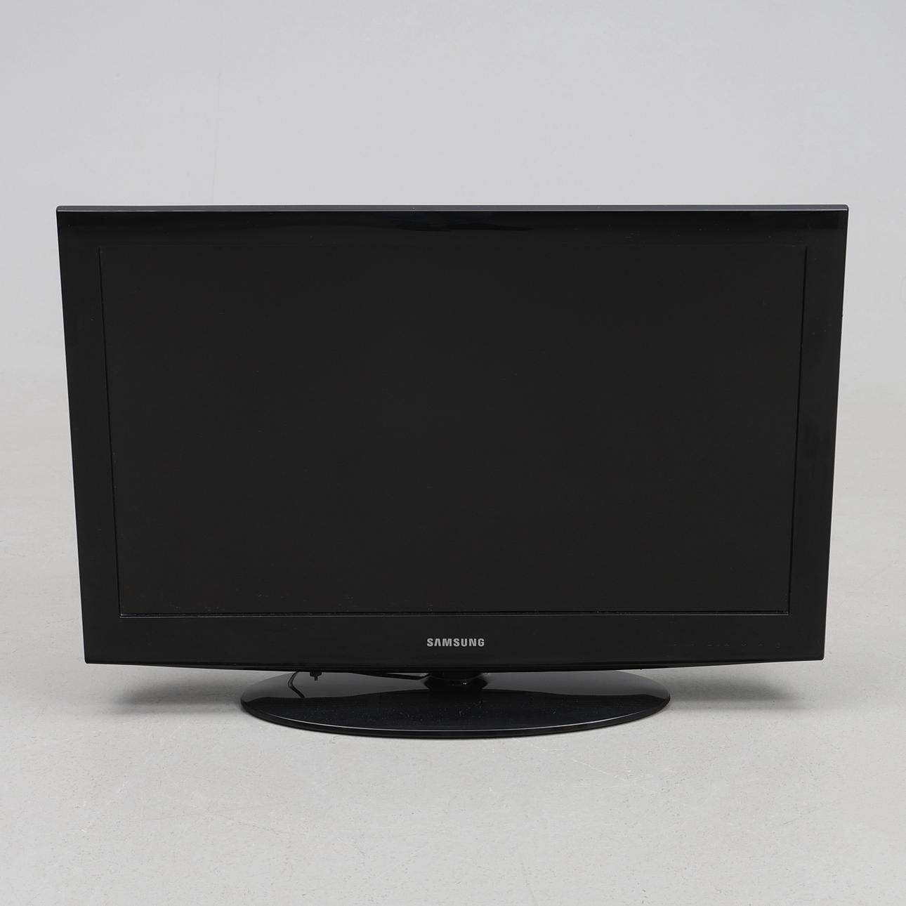 TELEVISION. Samsung, 32".