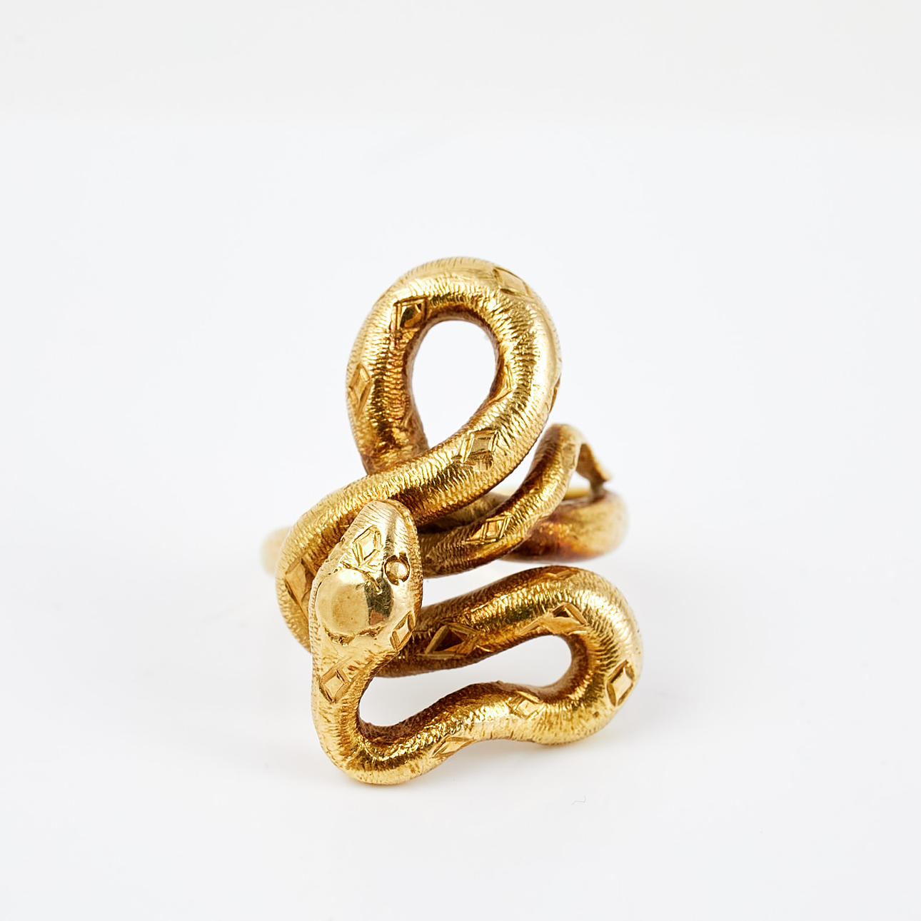 RING, 18 k guld, i form av orm.