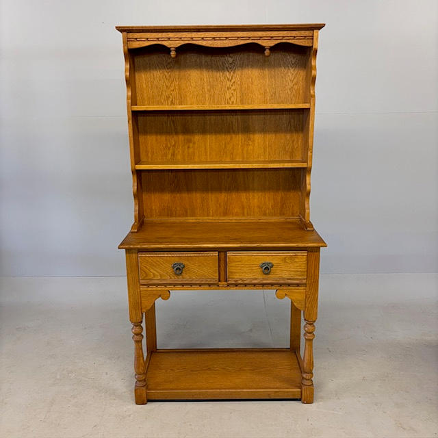 LIGHT OAK DRESSER.