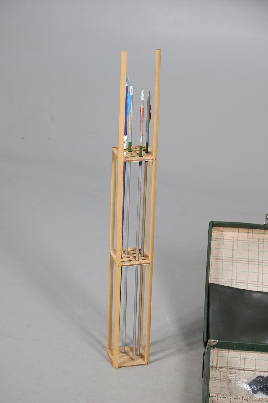 MODERN 'HOYT' COMPETITION BOW.