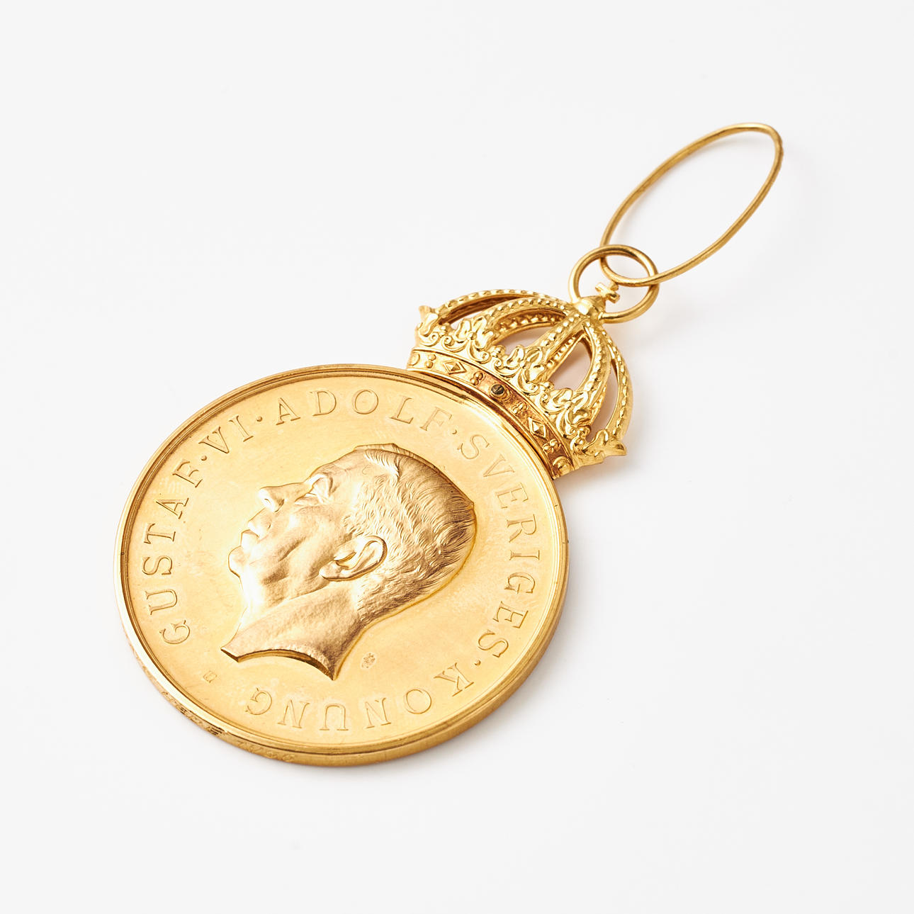medalj-23-k-guld-med-18-k-guldkrona-f-r-trohet-och-nit-gustaf-vi