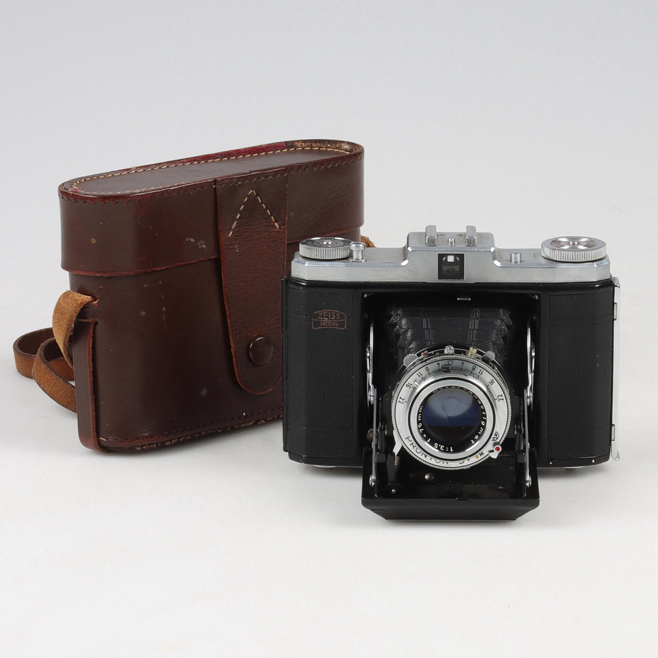 CAMERA, Zeiss Icon Icon. 1950s.