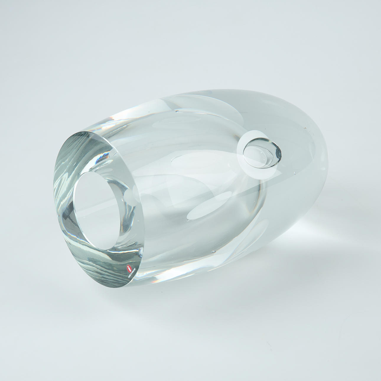 TIMO SARPANEVA. A glass sculpture, “Claritas”, signed Timo Sarpaneva ...