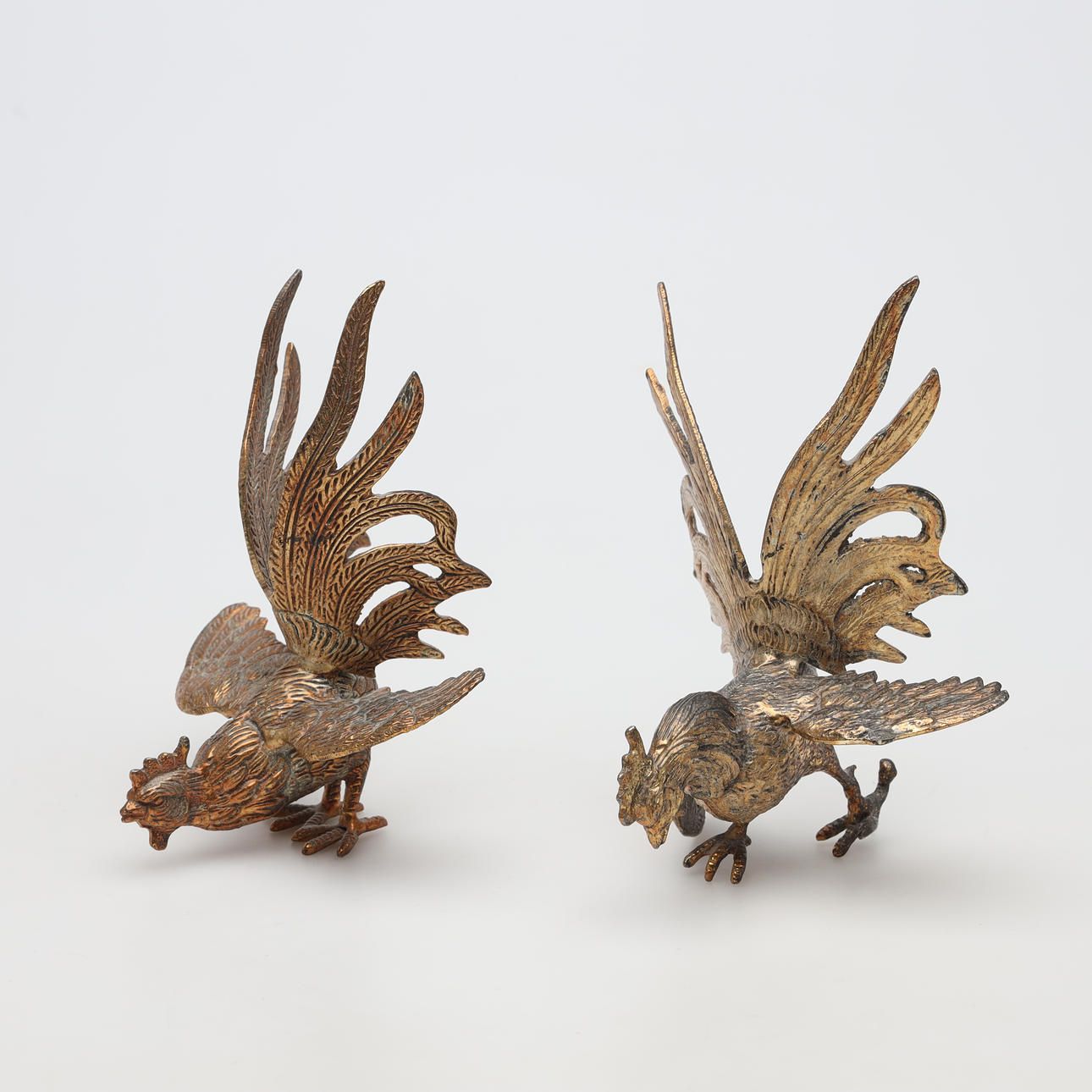 TABLE DECORATIONS, 1 pair, rooster and hen, metal.