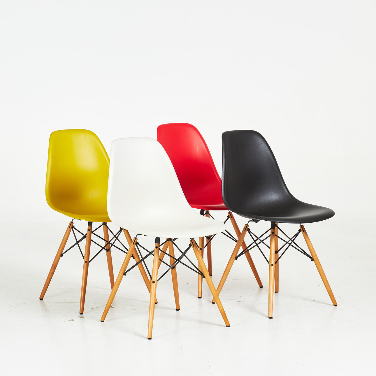CHARLES & RAY EAMES. Chairs, 4 pcs, “DSW”, for Vitra, plastic.