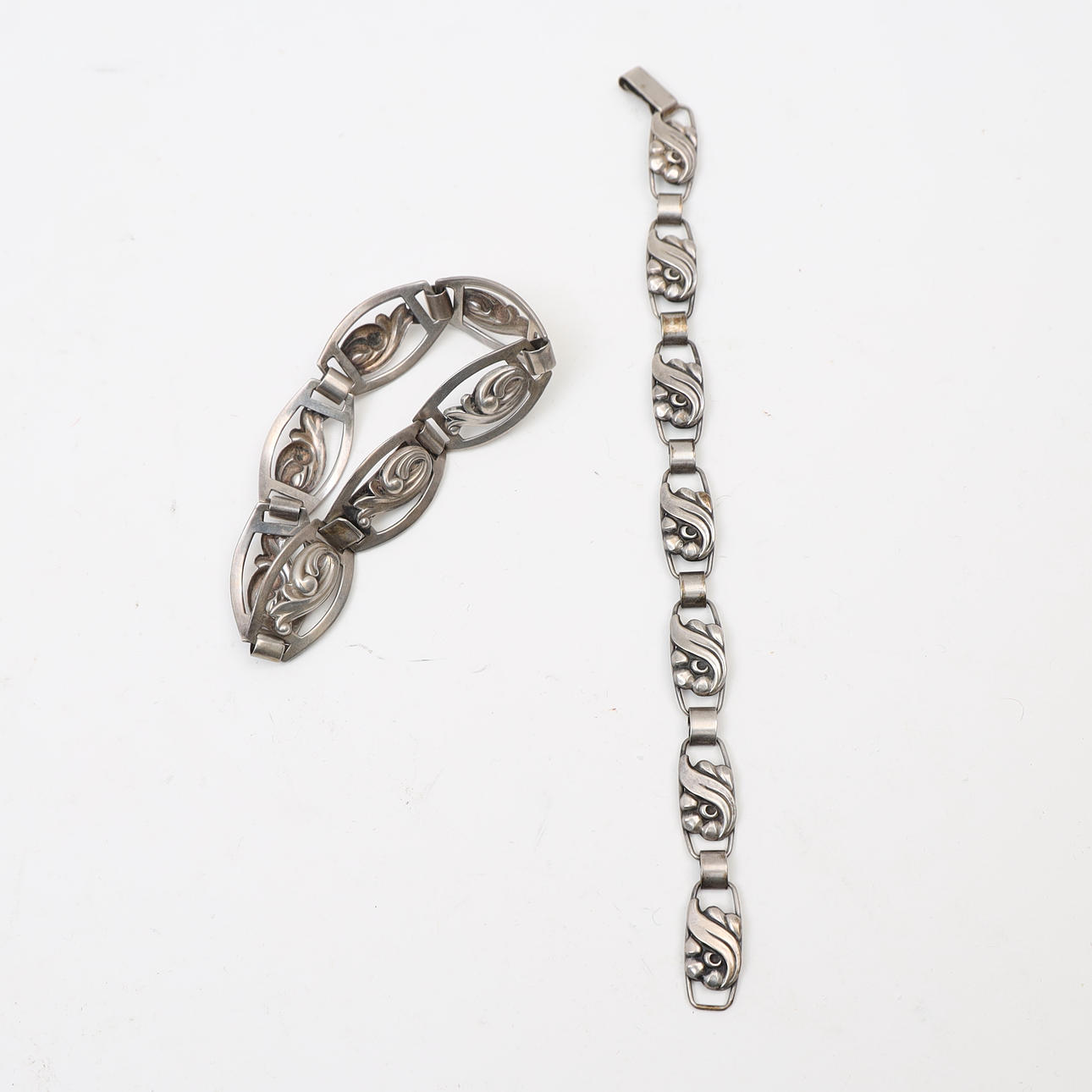 BRACELET, 2pcs, silver, with openwork decor.