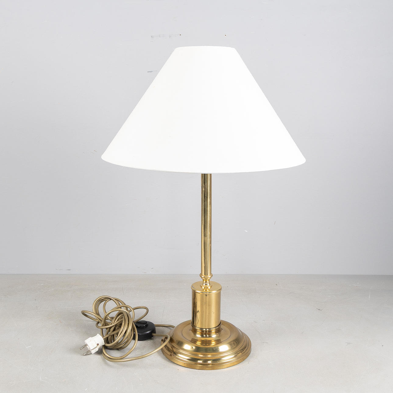A table lamp, brass, 1970s.