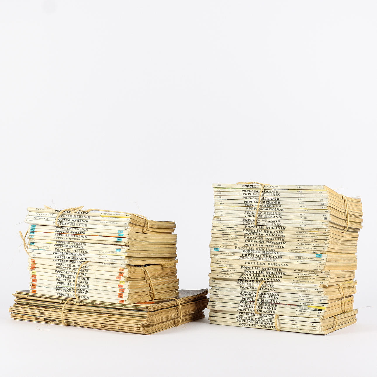 NEWSPAPERS AND BOOKLETS.