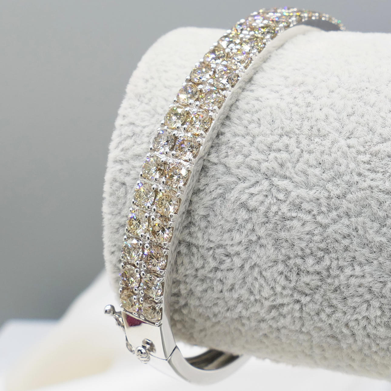 7.00CT DIAMOND two row bangle.