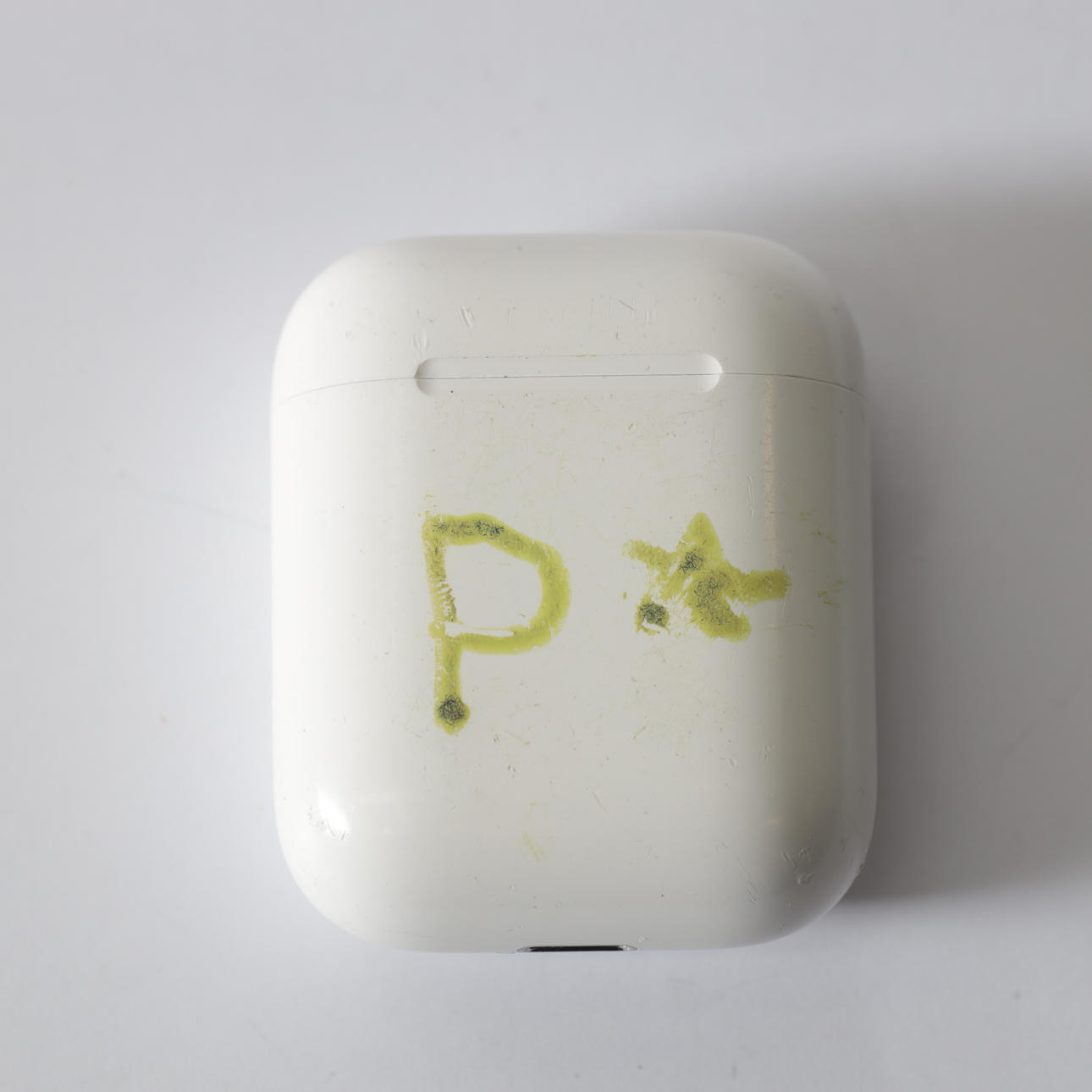 AIRPODS, EMC 2862, contemporary.