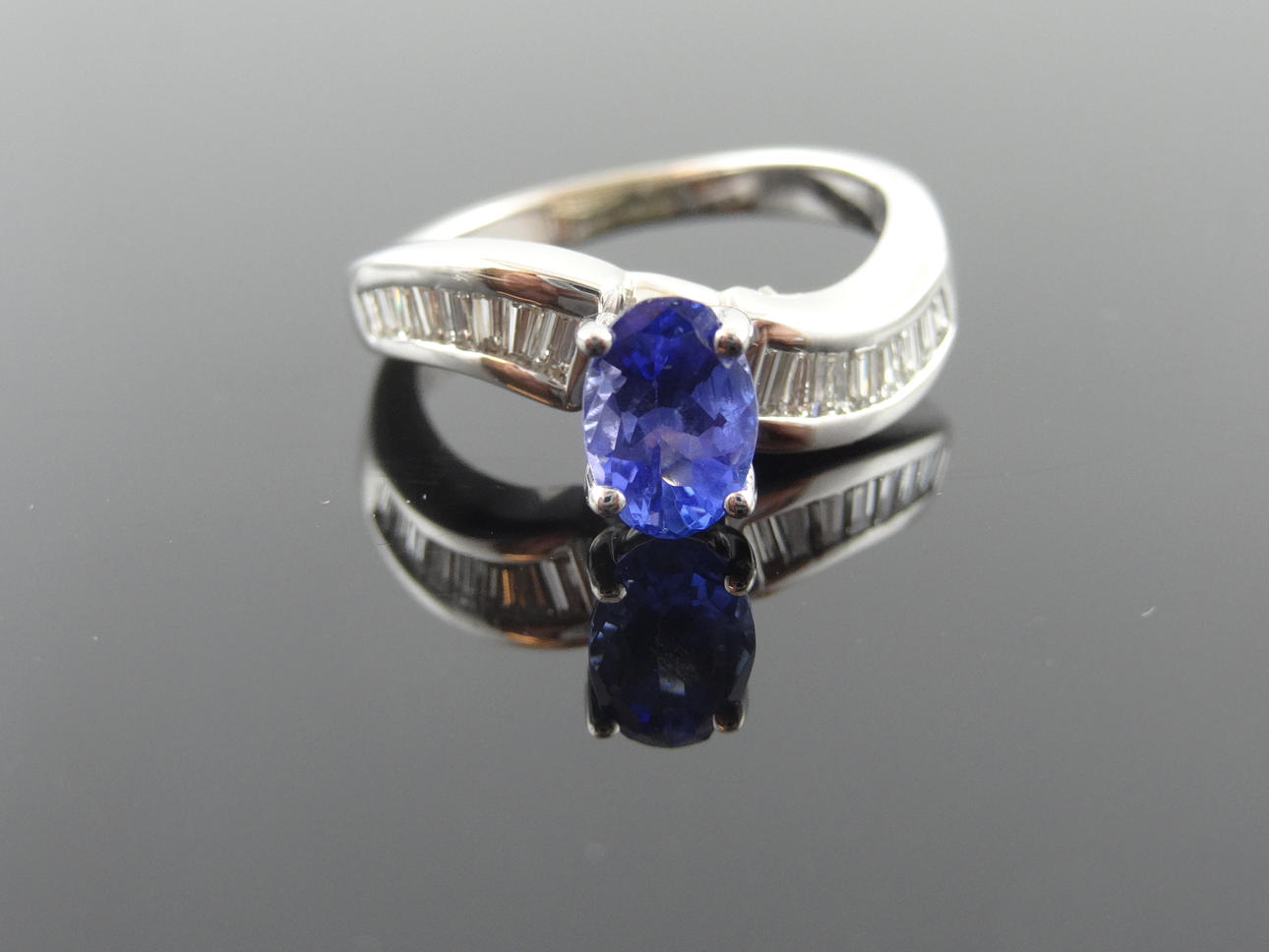 TANZANITE DIAMANT RING 1,60cts 14k guld.