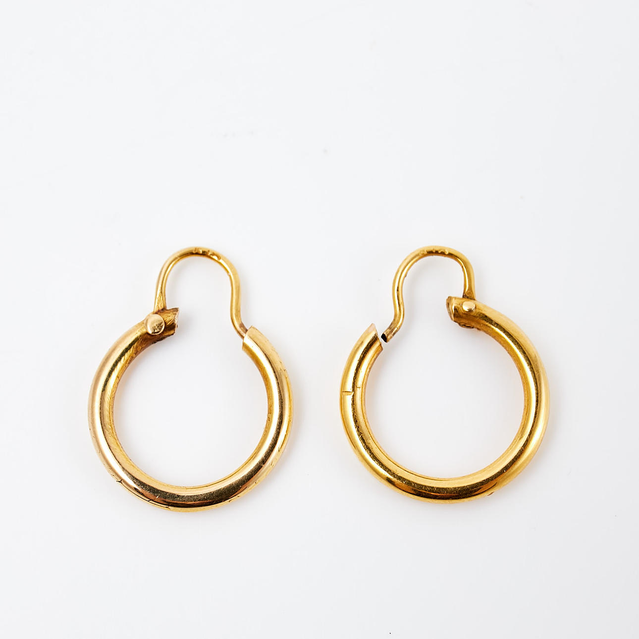 EARRINGS, 1 pair, 18k gold, creoles.
