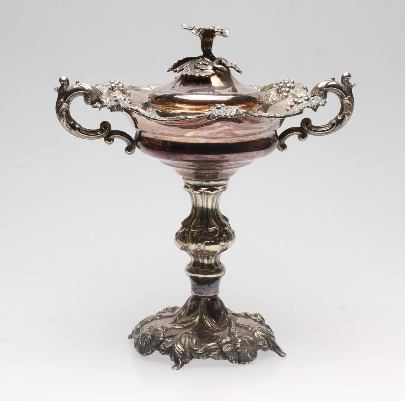 STRÖSOCKERSKÅL, nysilver, nyrokoko, omkring 1900.