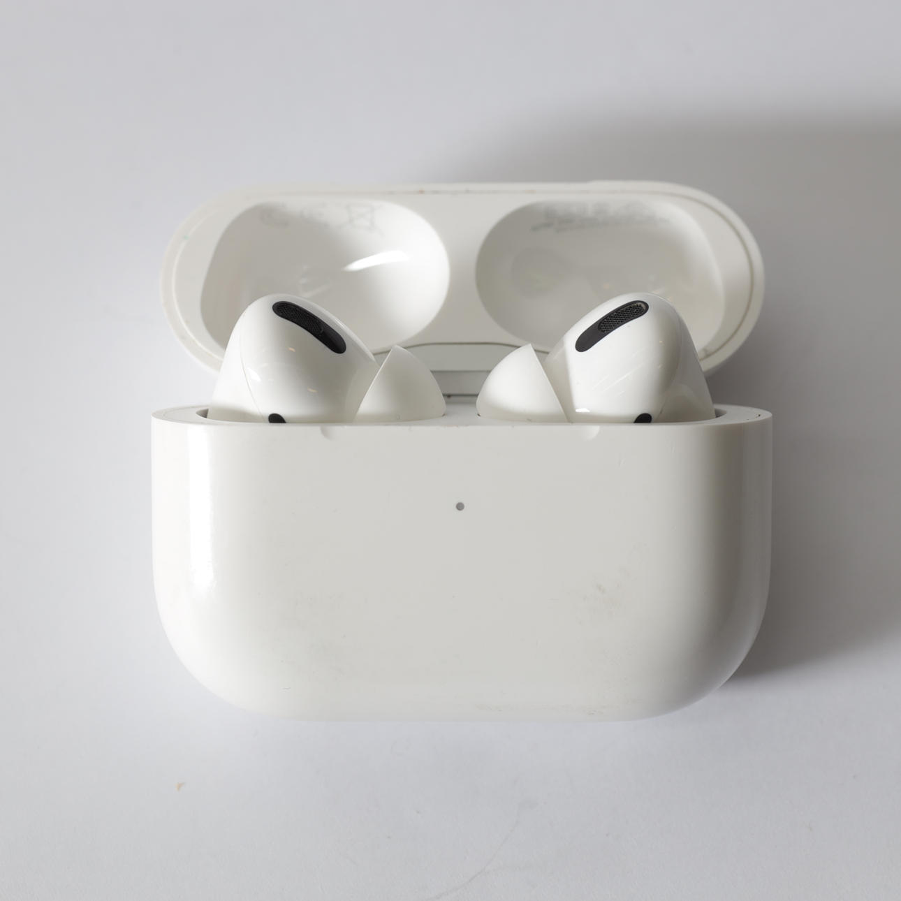 AIRPODS Pro, A2190, contemporary.