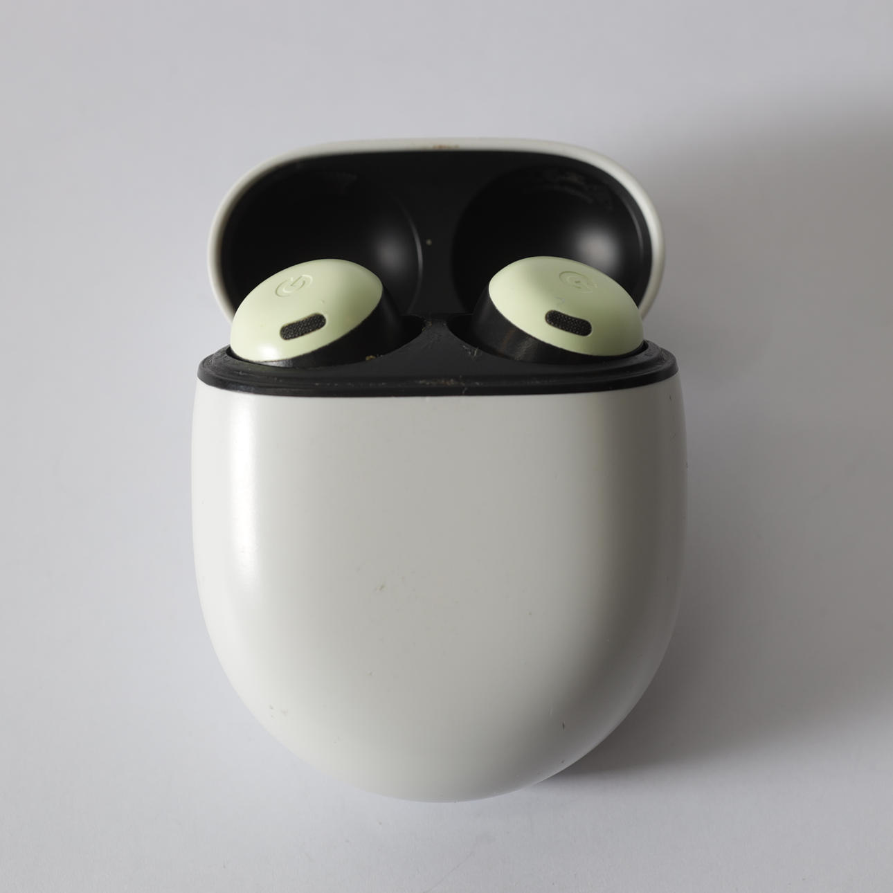 AIRPODS, Google GPX4H, contemporary.