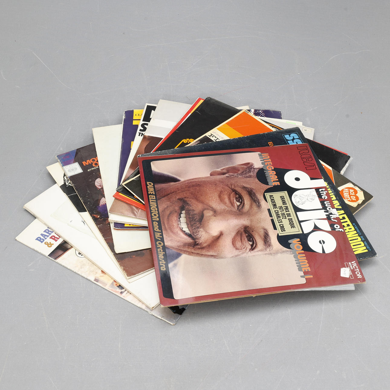 VINYL RECORDS, 13 pieces, mixed artists.