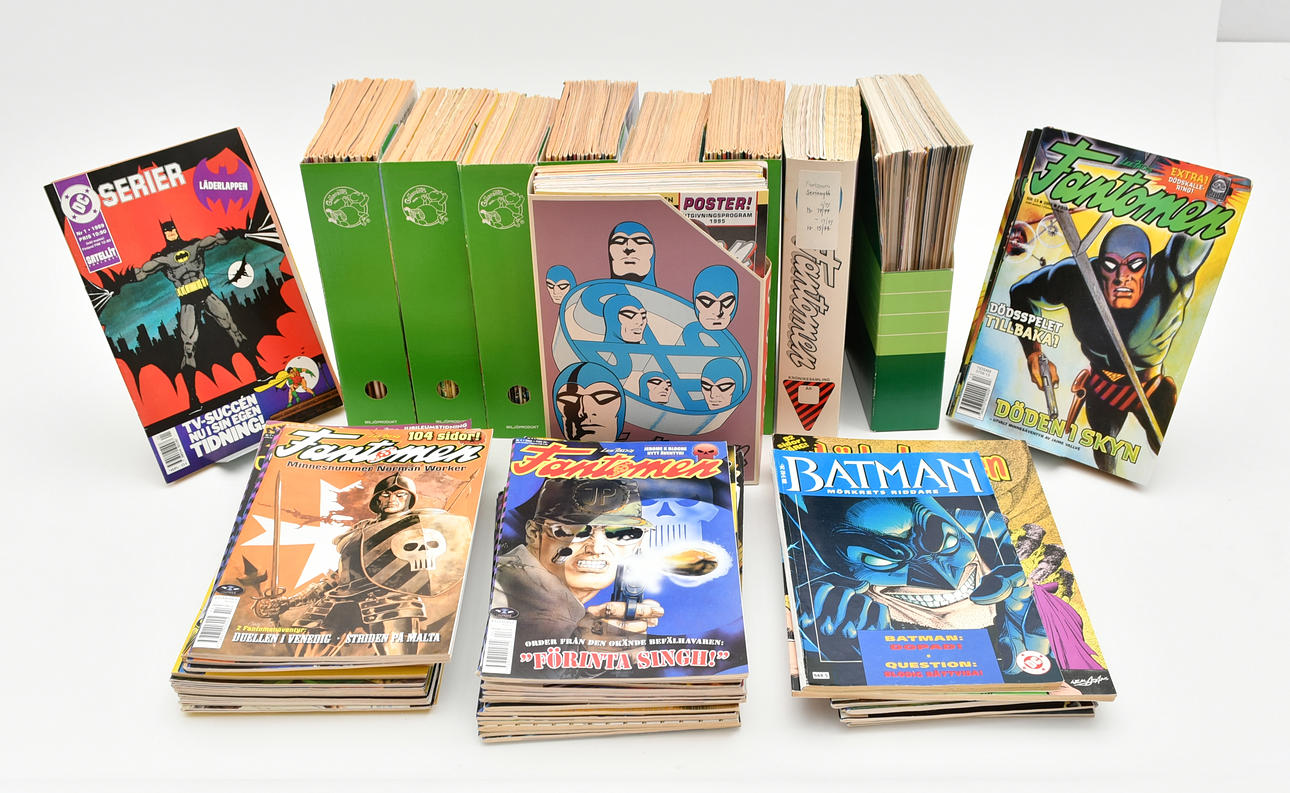 Comic Book The Phantom & The Leather Patch. about 200 volumes.