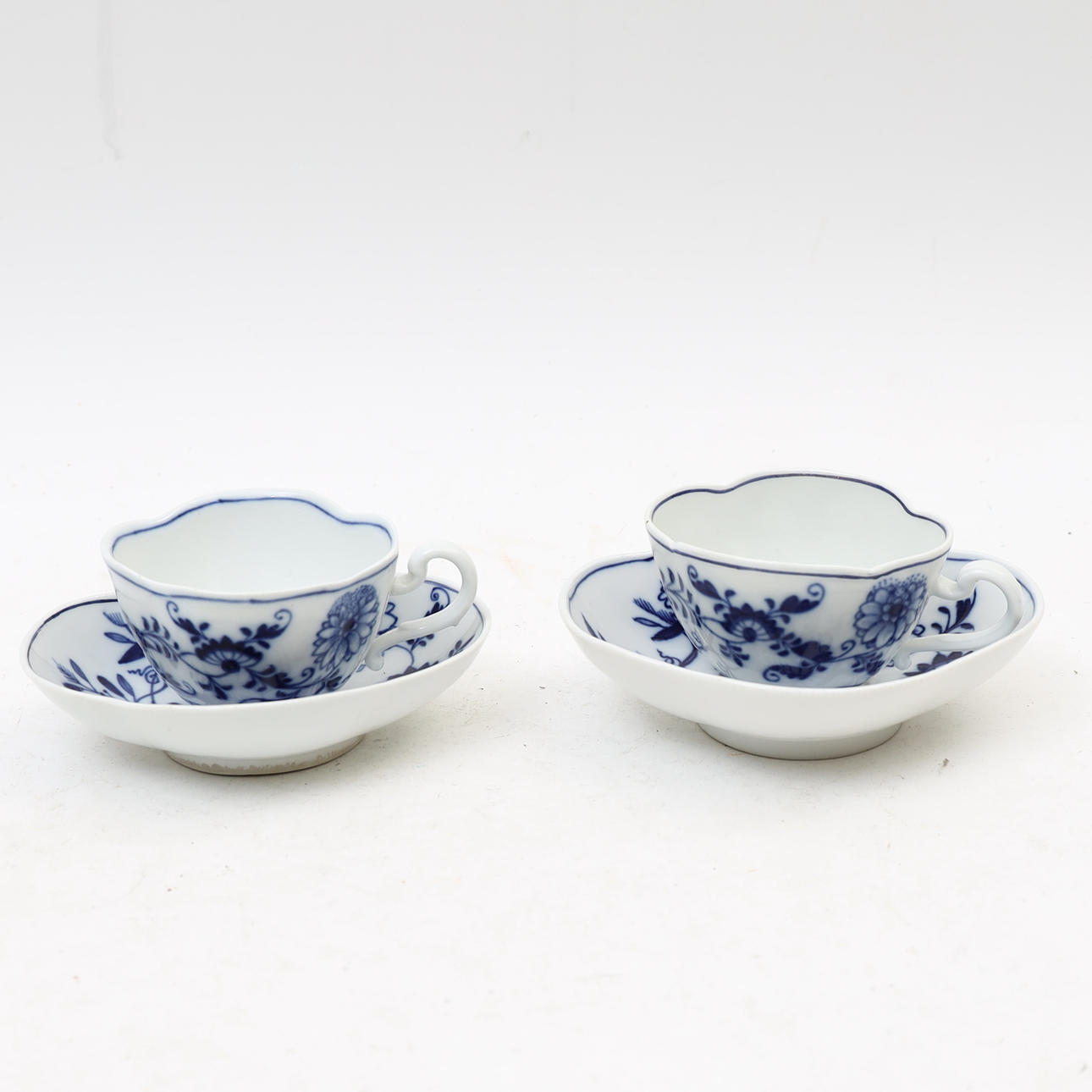 COFFEE CUPS 2pcs, Meissen, Onion pattern.