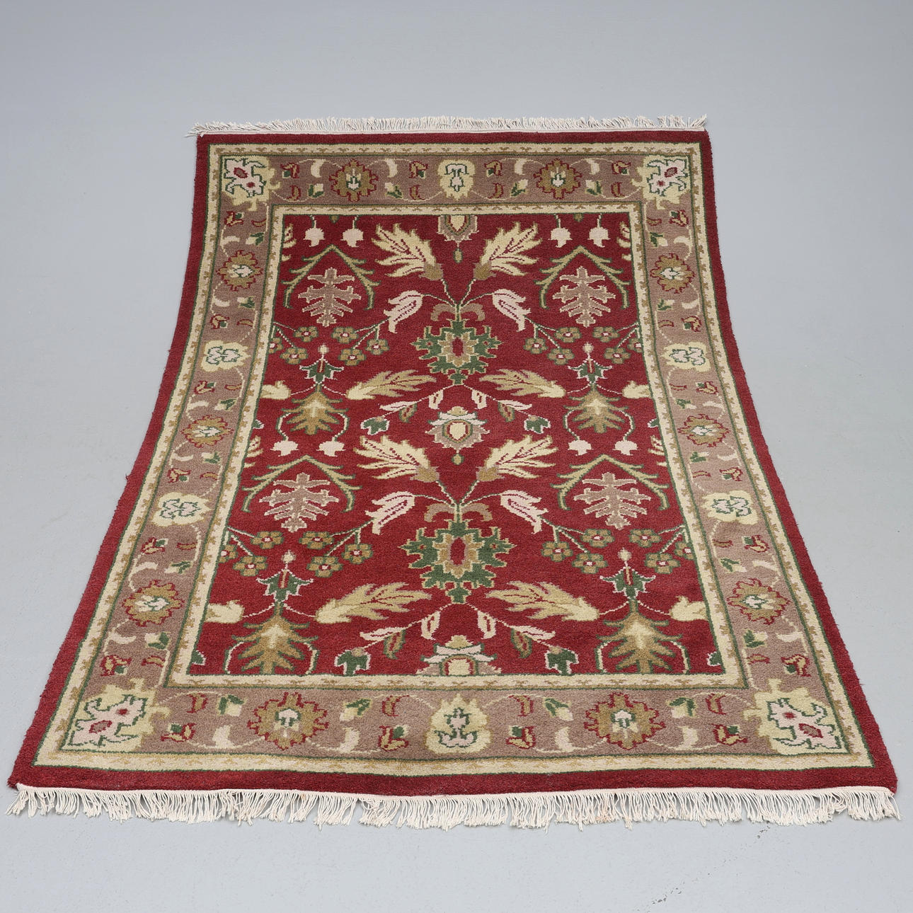 CARPET. Wool, approx. 243 x 170 cm.