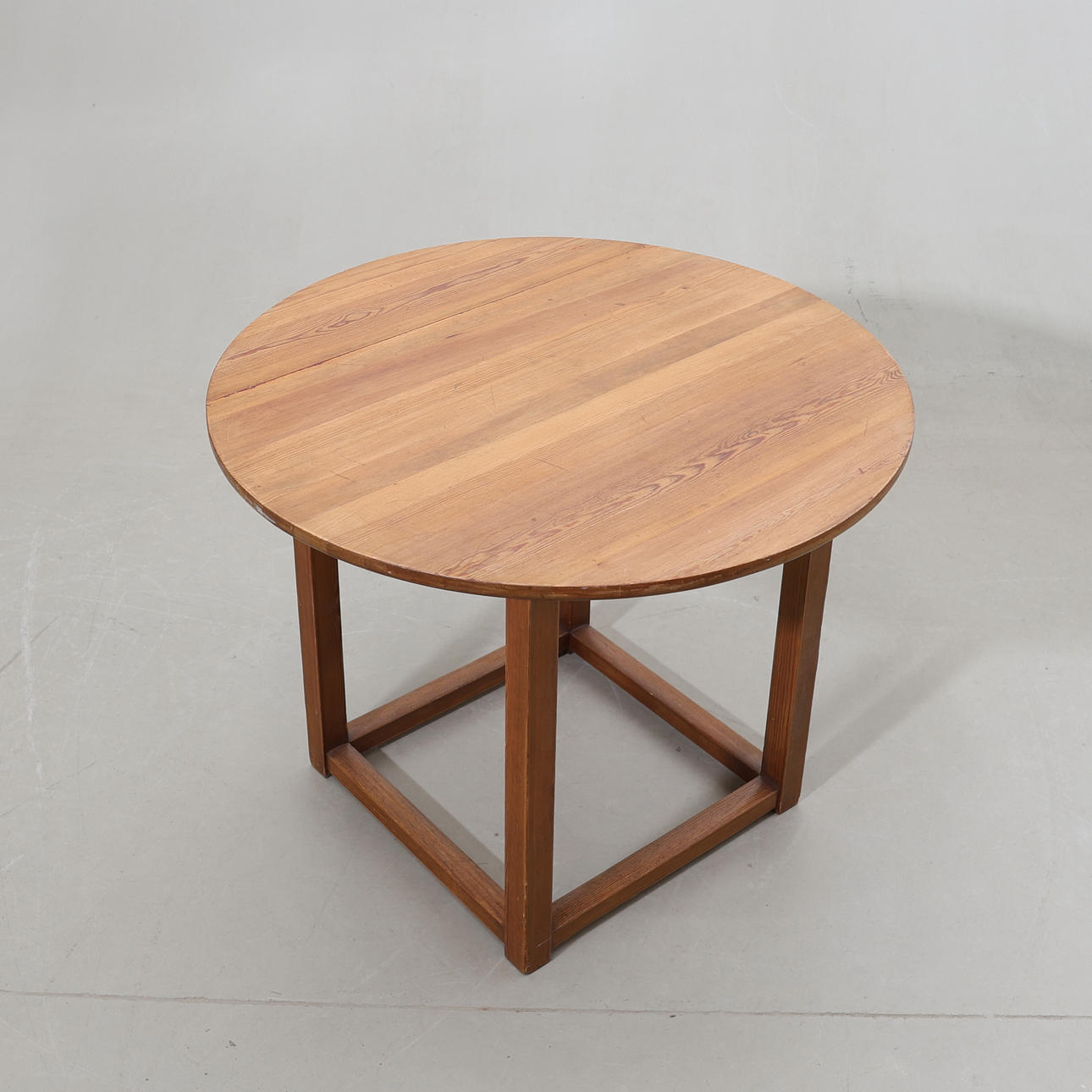 A 20th century pine coffee table.