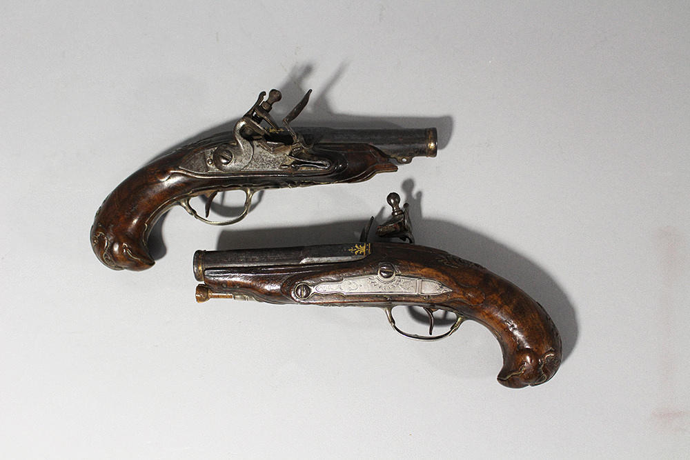 PISTOLAS DE DUELO, 2 piezas, barroco.