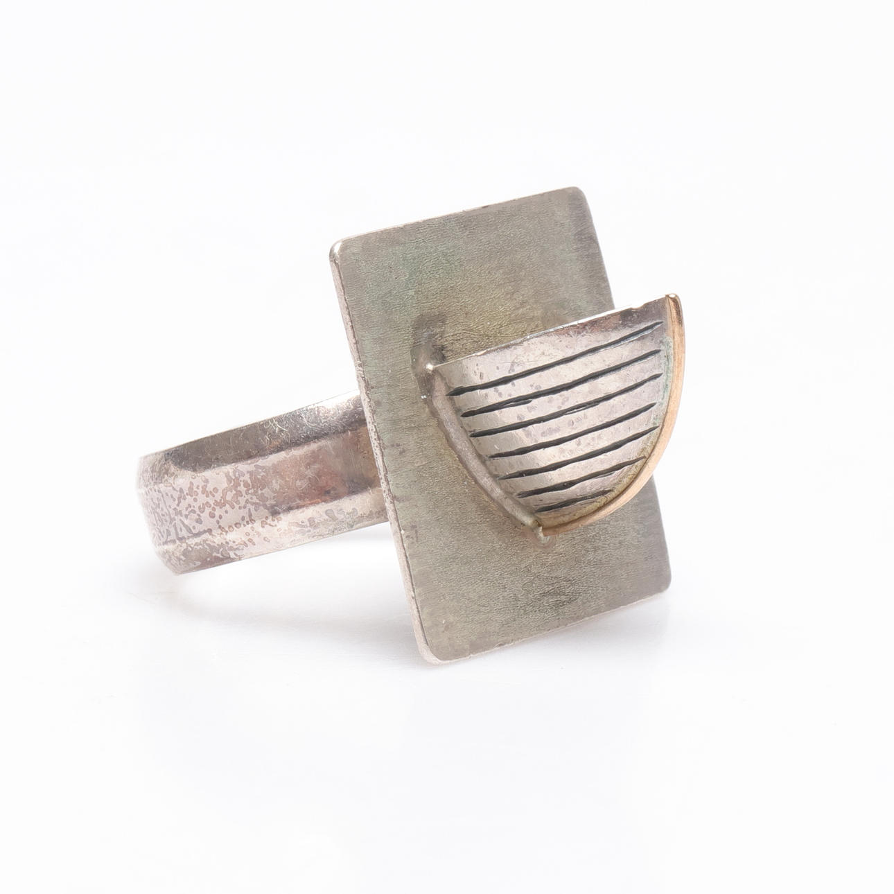 A SILVER RING, Gold-Och Silversmedj.Melander Ab, 2000.