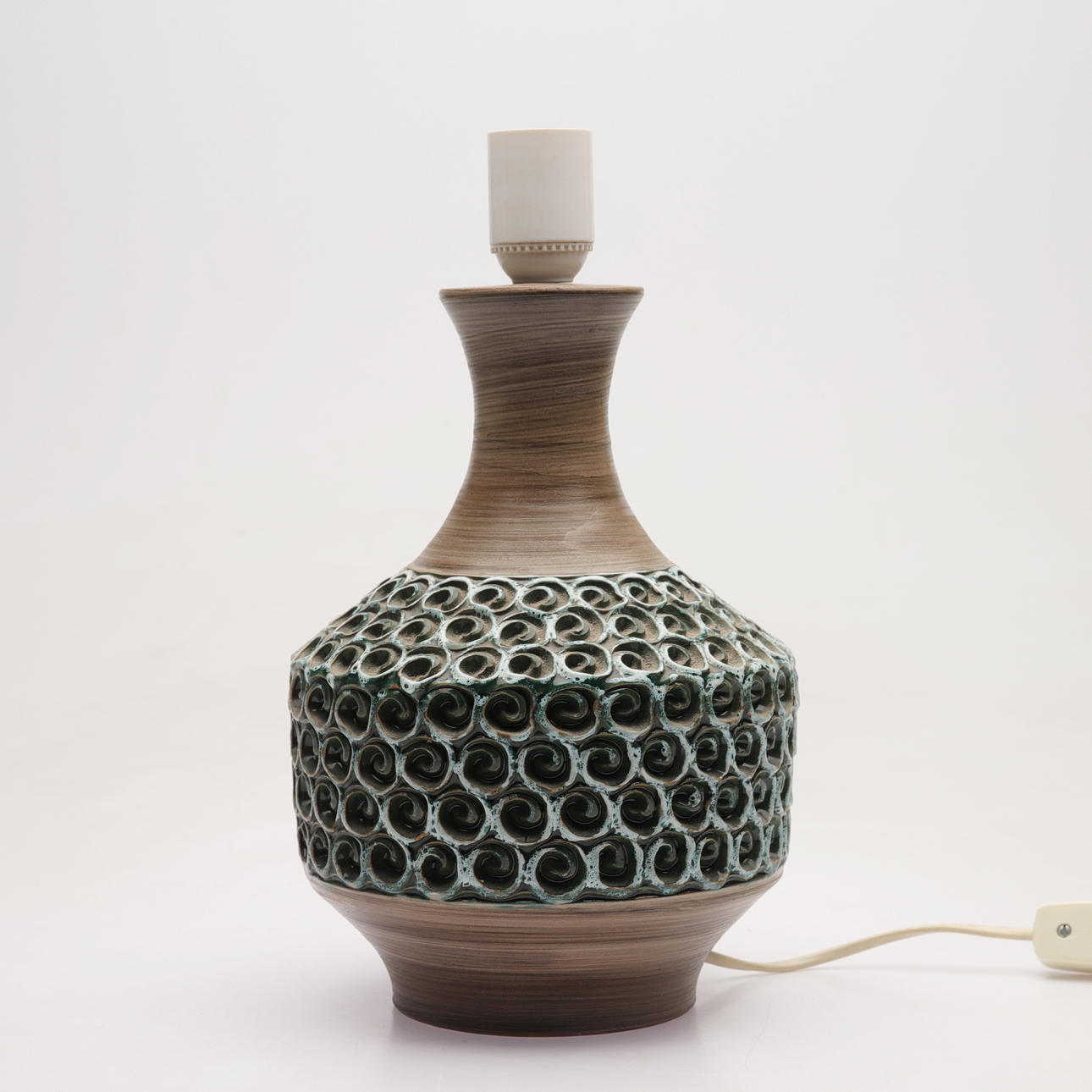 A ceramic table lamp, Italy, 1960s/70s.